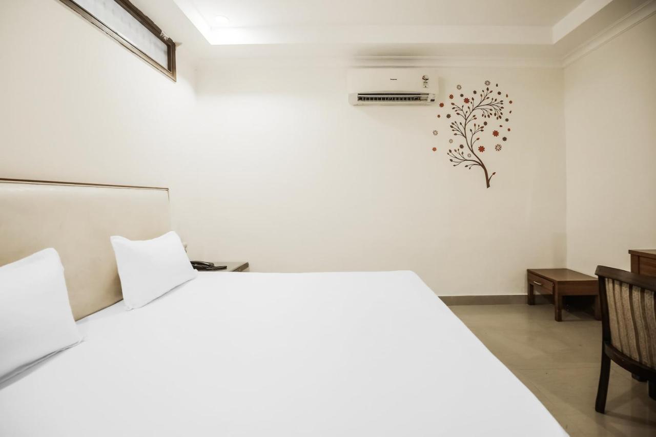 Collection O Sapphire Hotell Chandīgarh Eksteriør bilde