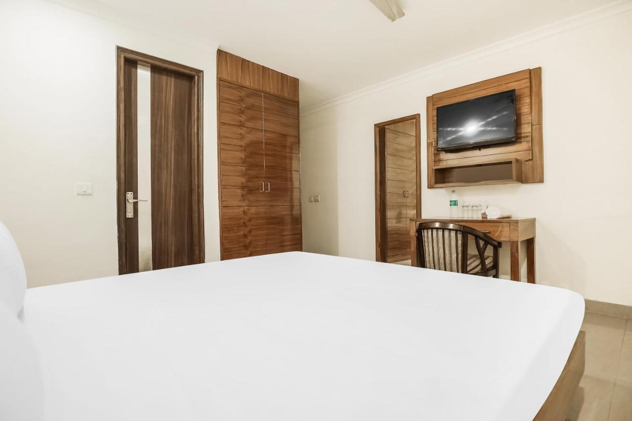 Collection O Sapphire Hotell Chandīgarh Eksteriør bilde