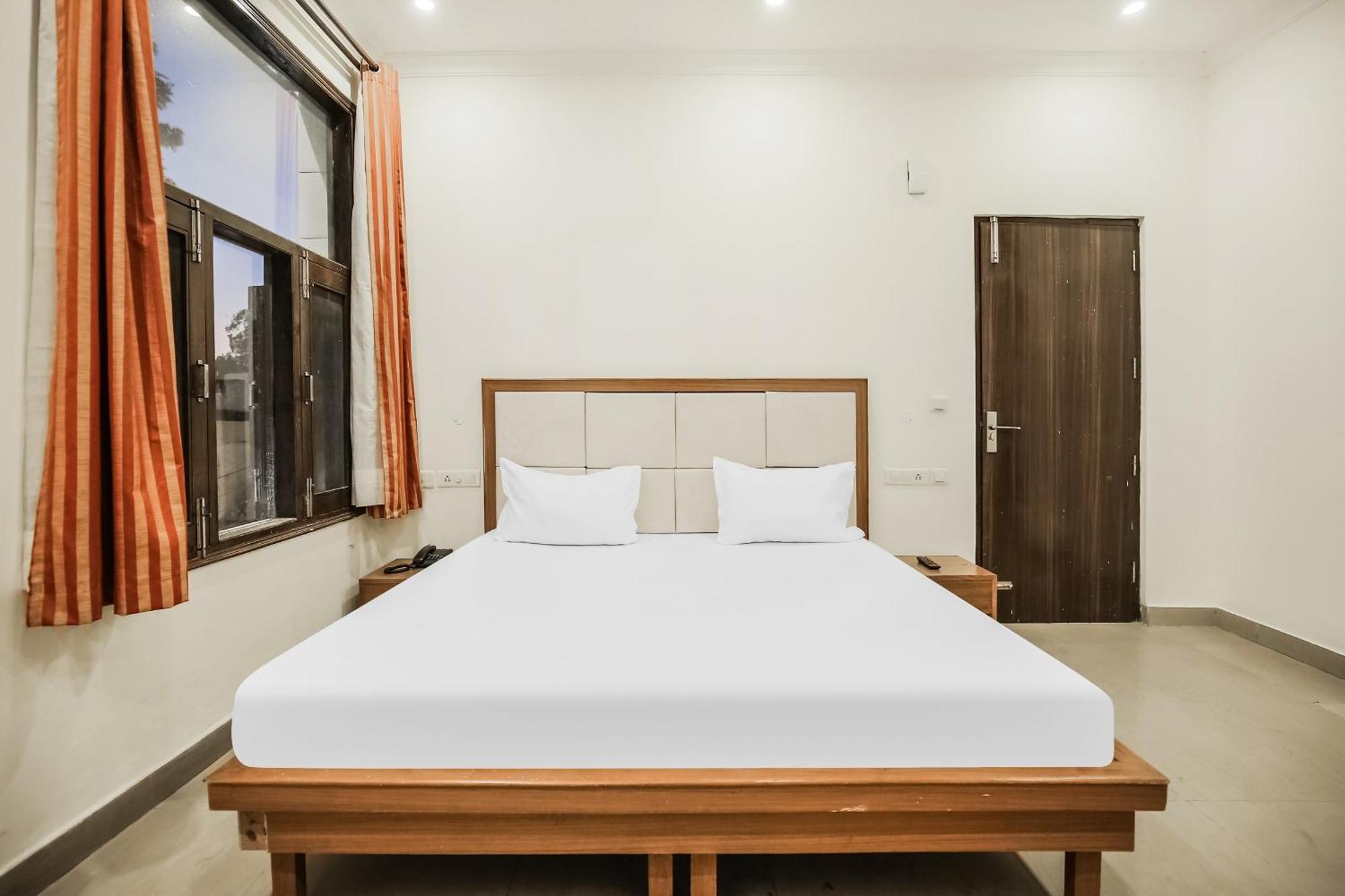 Collection O Sapphire Hotell Chandīgarh Eksteriør bilde